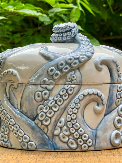 Tentacle Box